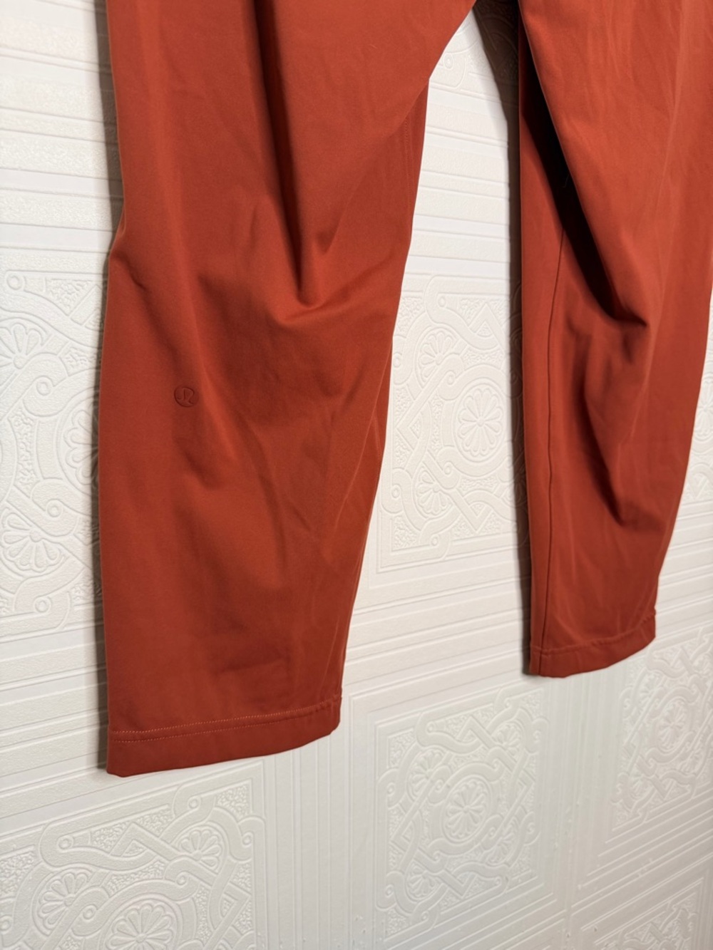 lululemon On The Fly 7/8 Jogger Pants in Rustic Clay 8 - Picture 8 of 9